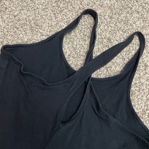 Under armor loose fit workout tank - Picture 2 of 2